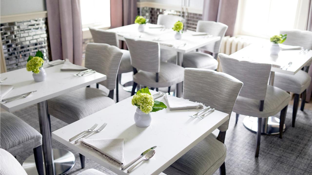 33 Main Hotel Ленъкс Екстериор снимка